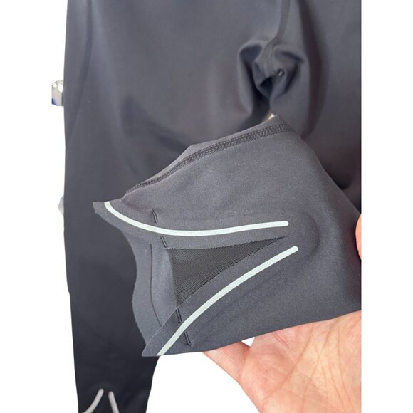 Running Room women's black compression capri leggings size M - Picture 11 of 12